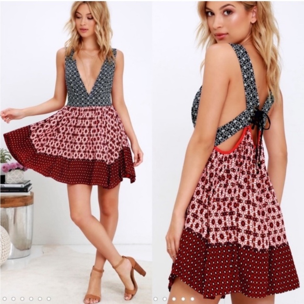 Lulu’s La Vie en Roses Navy Blue and Red Floral Print Dress Sz M